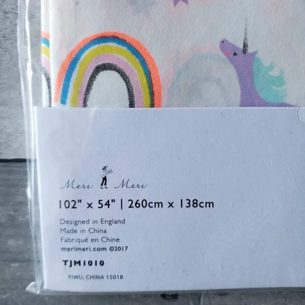 NWT - Meri Meri Unicorn and Rainbow Disposable Tablecloth 102
